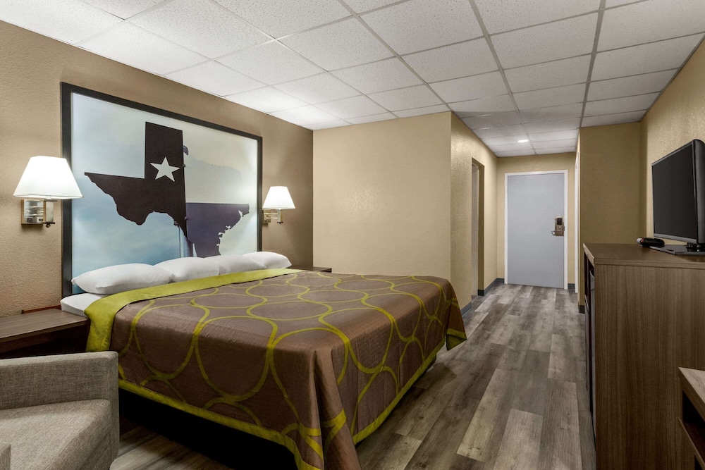 Super 8 By Wyndham Gainesville Tx 22/52