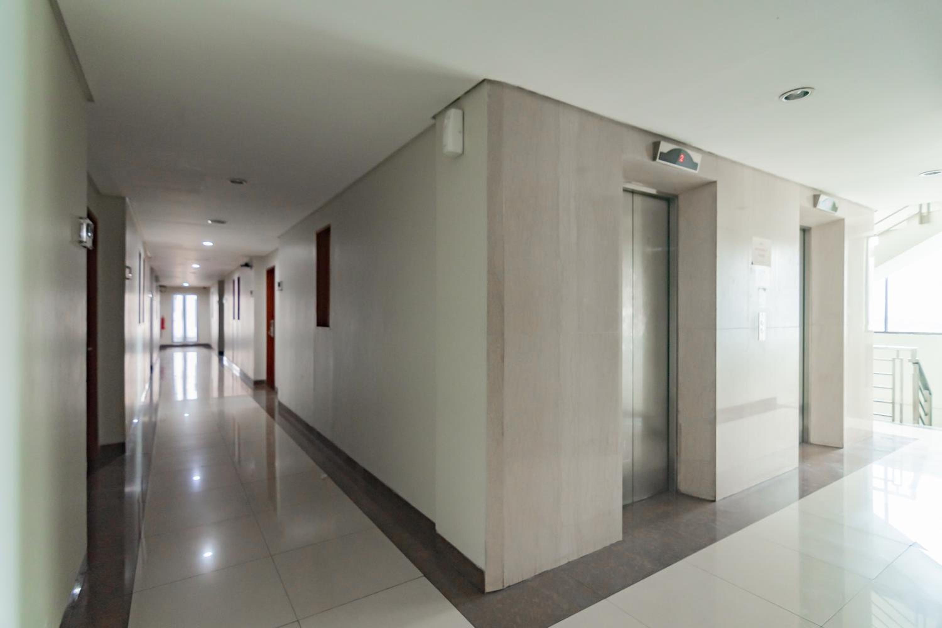 Urbanview Hotel Newton Riau Bandung 30/55