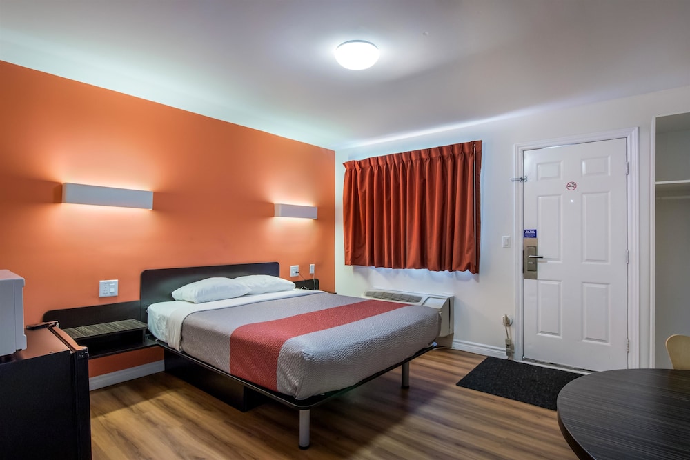Motel6 Sudbury, ON 20/46