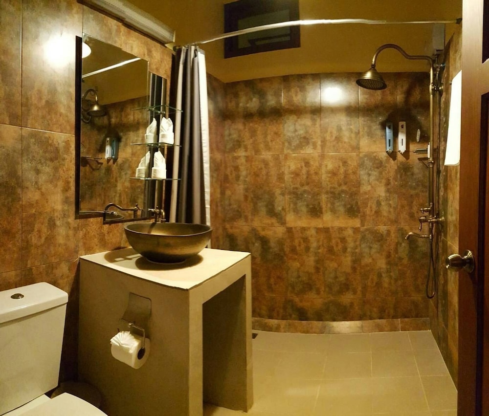 Taratai Villa 36/57