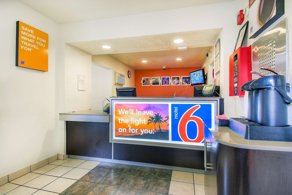 Lobby at Motel6 Chino, CA - Los Angeles Ontario, CHINO - CA