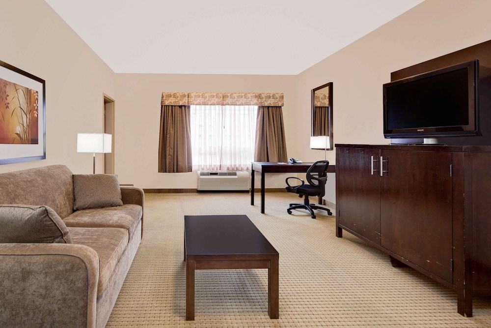 Ramada Lac La Biche 36/56