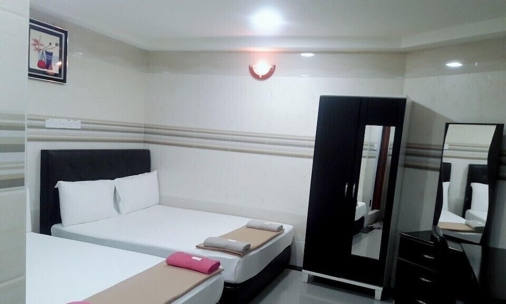 Kota Damansara Business Hotel 24/34