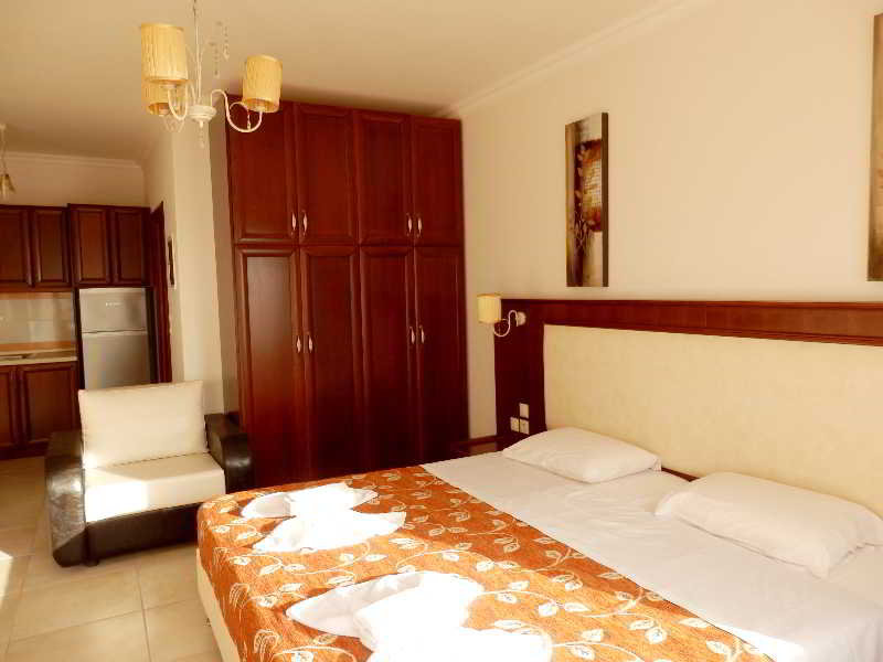 Royal Beach Hotel 11/53