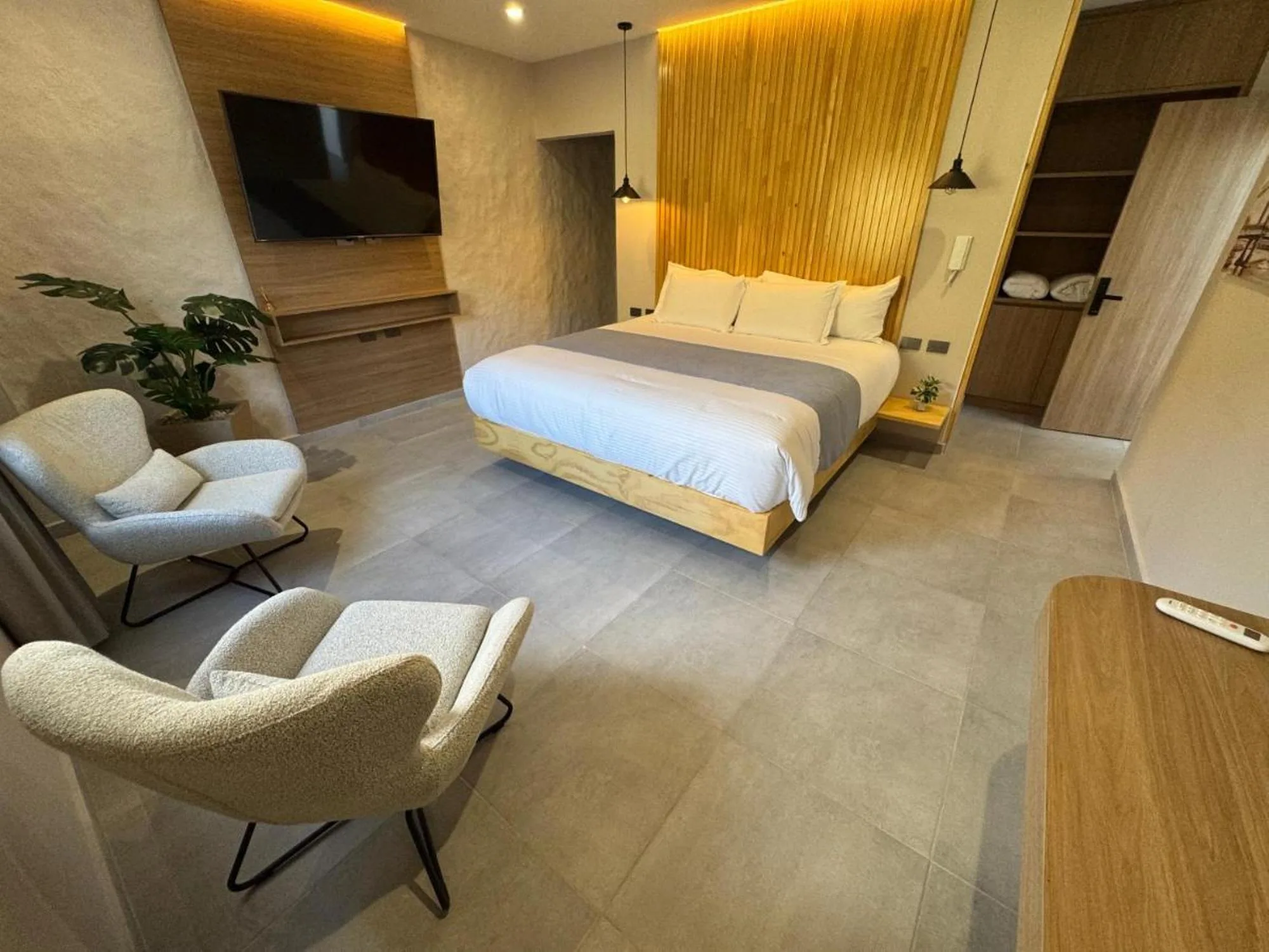Hotel San Gil House 6/17