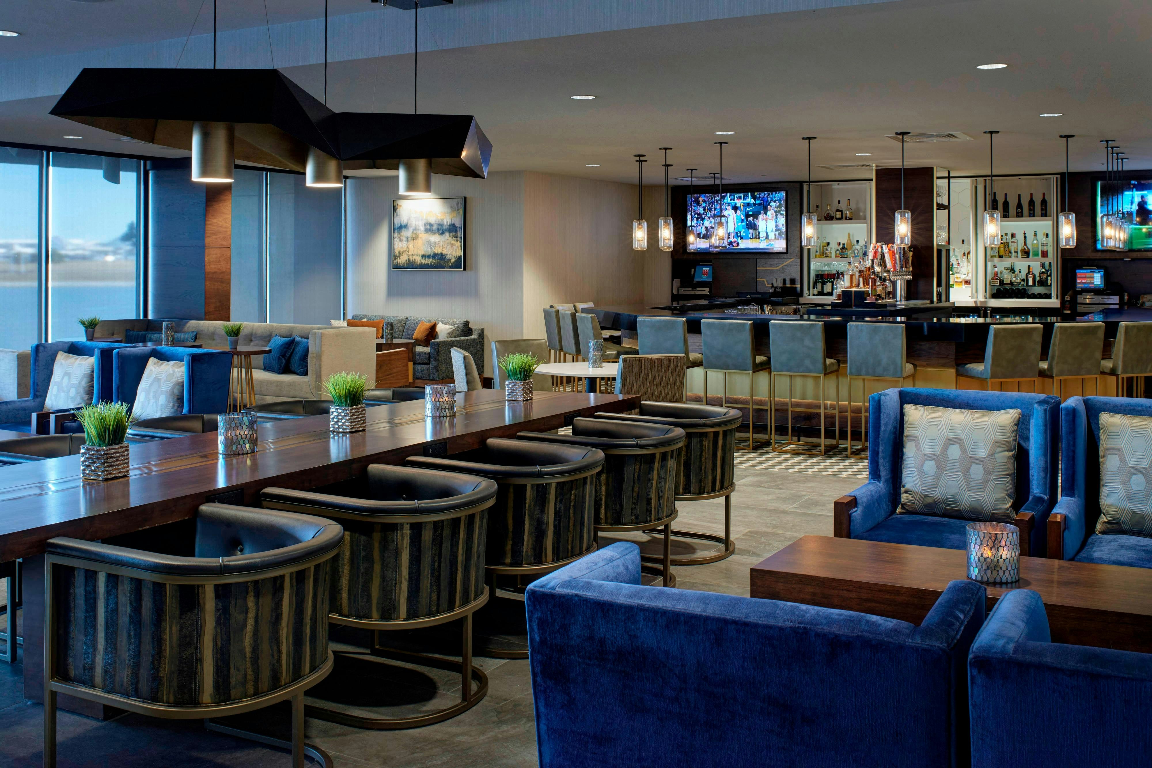 Kansas City Airport Marriott 40/64
