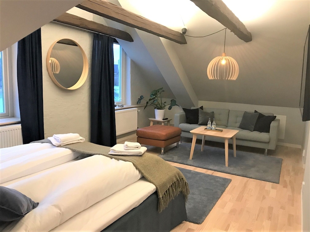 Hotell Bla Blom 9/50