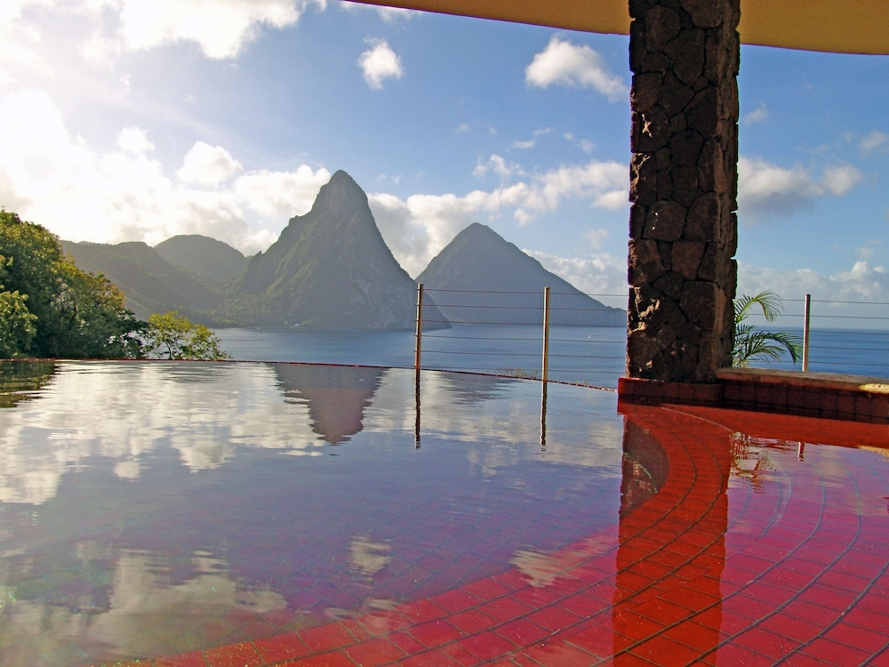 Jade Mountain - Adults Only 67/71