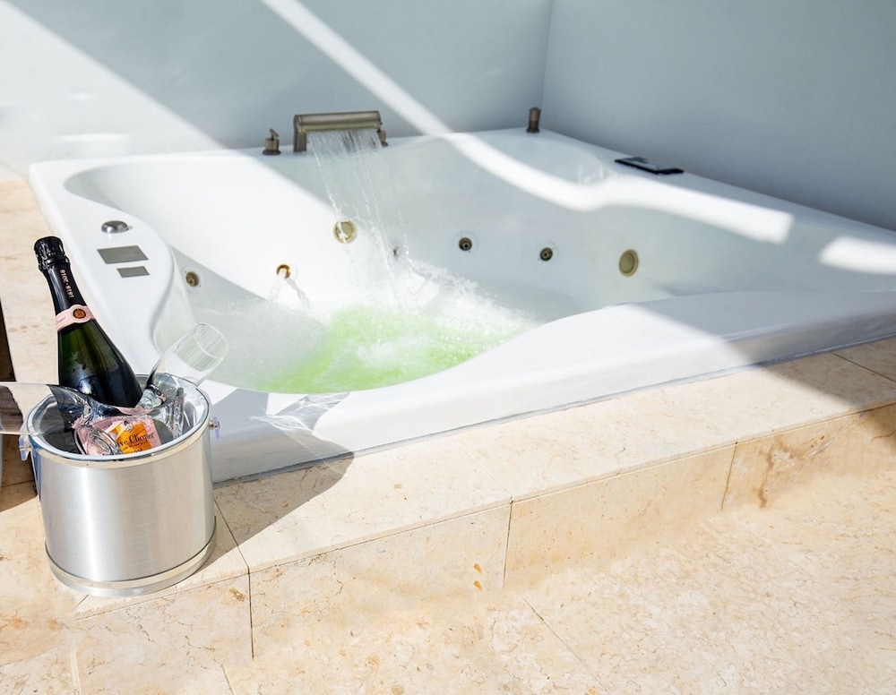 SBV Luxury Ocean Hotel Suites 41/42