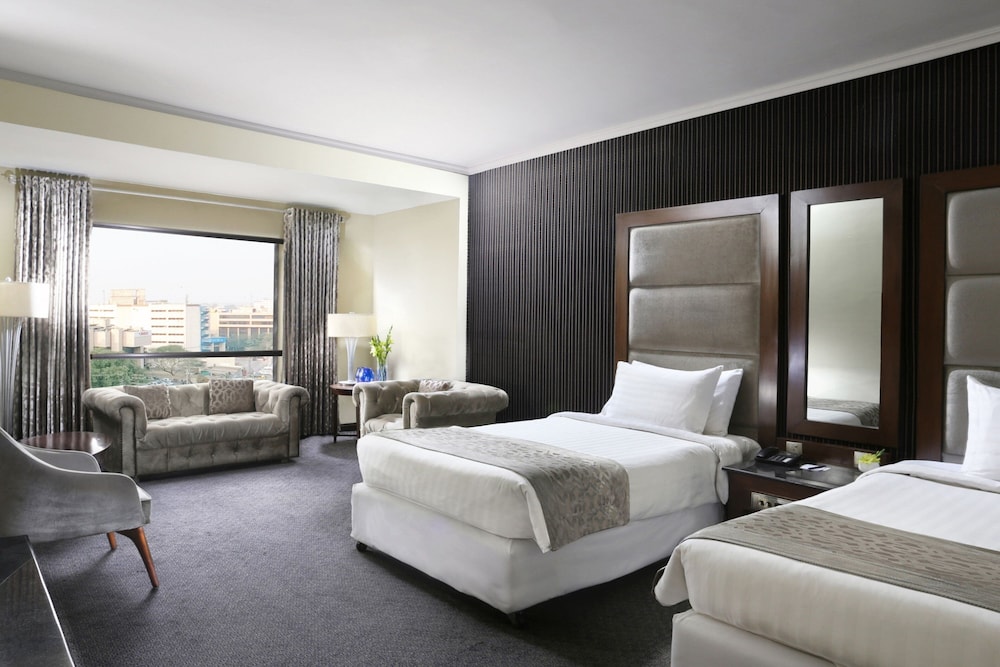 EXECUTIVE, TWIN BEDS