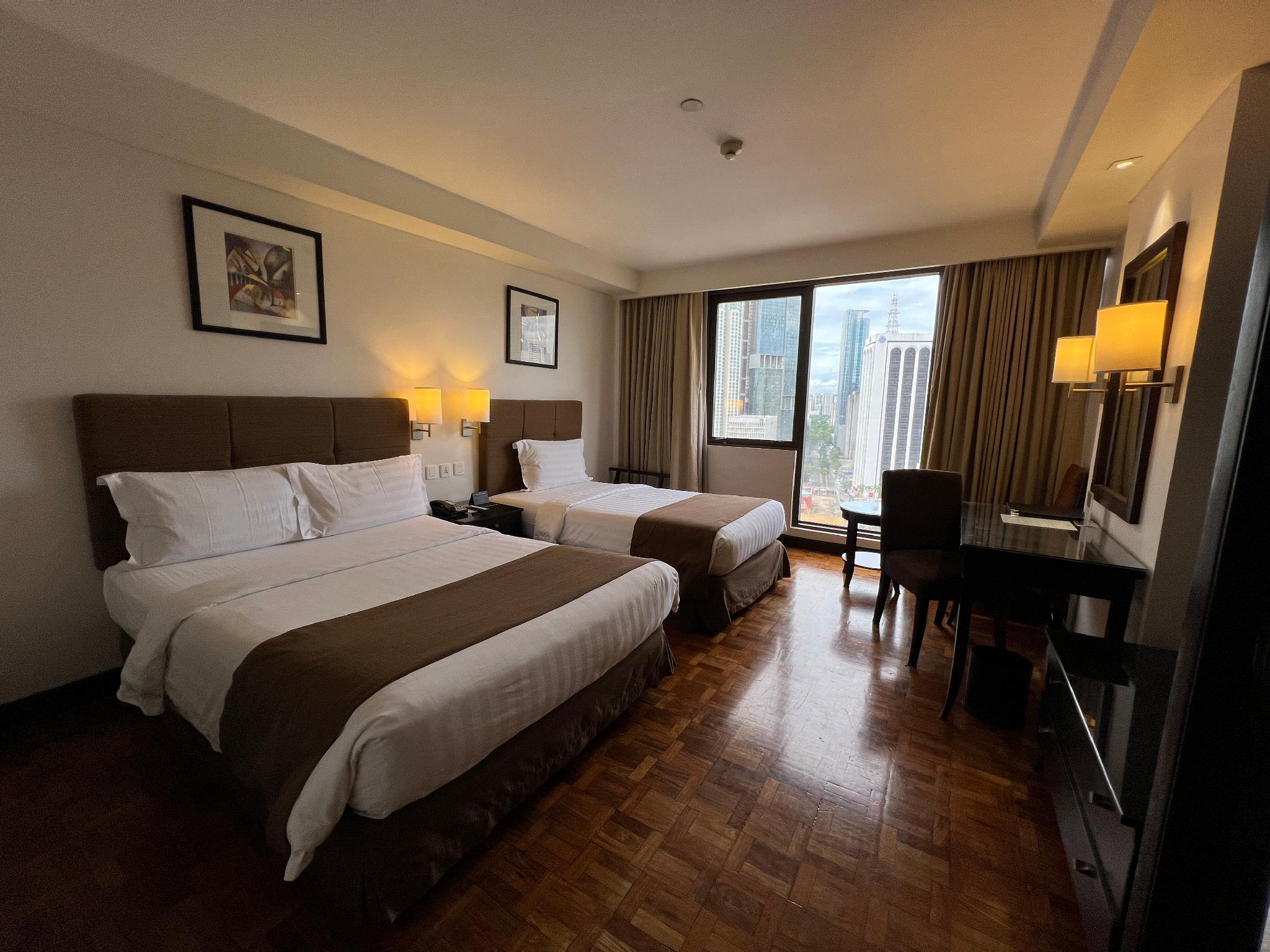 Deluxe, Executive, Twin Beds, 1 Double and 1 Single Bed