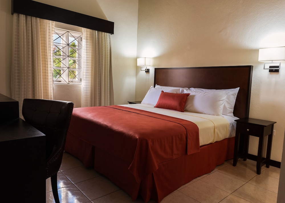 Shirley Retreat Hotel 11/34
