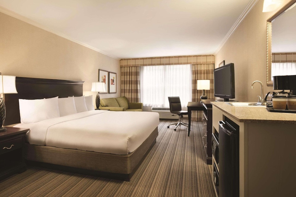 Country Inn & Suites By Radisson, Atlanta Airport North, GA 8/54