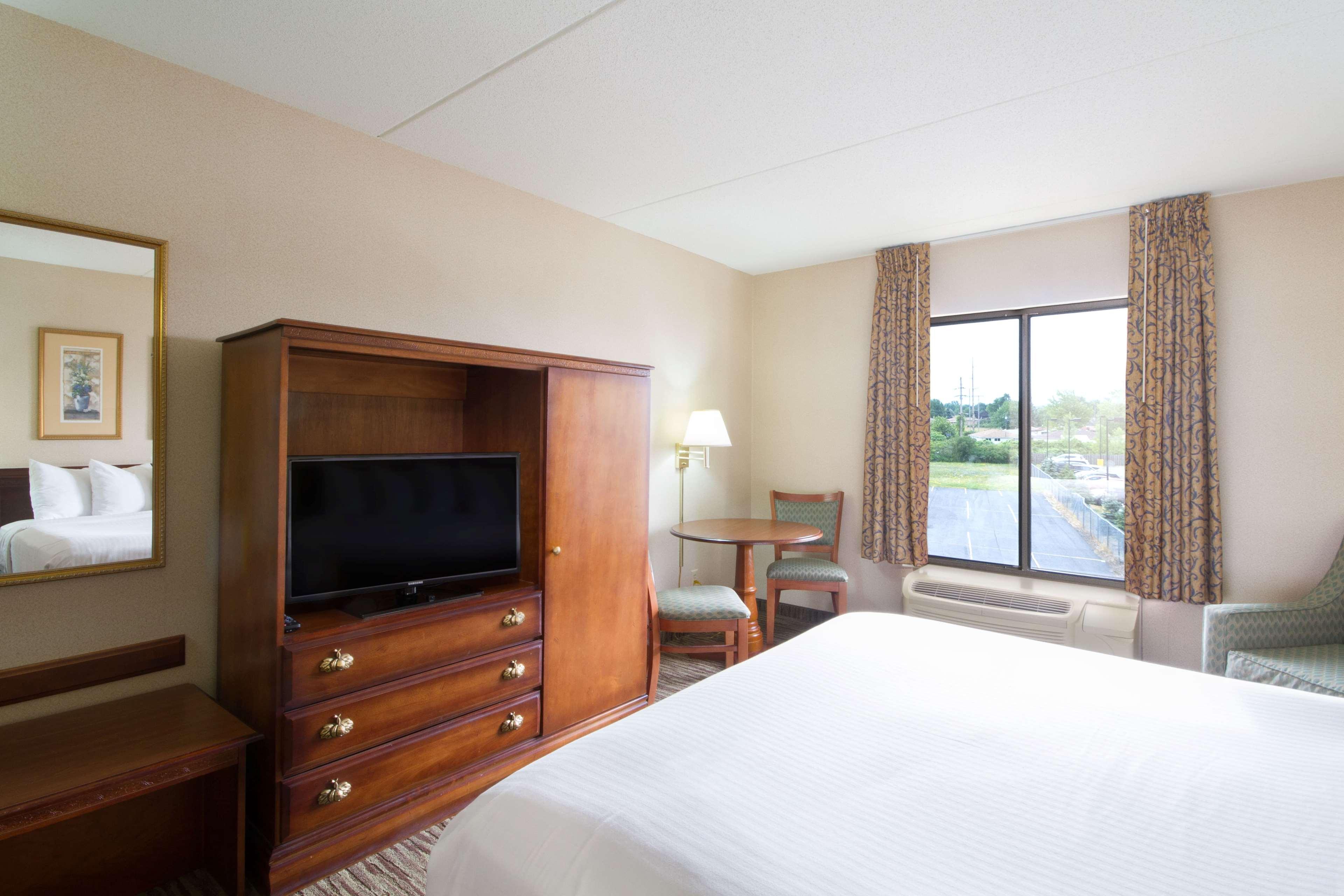Comfort Inn & Suites Buffalo Airport 7/55