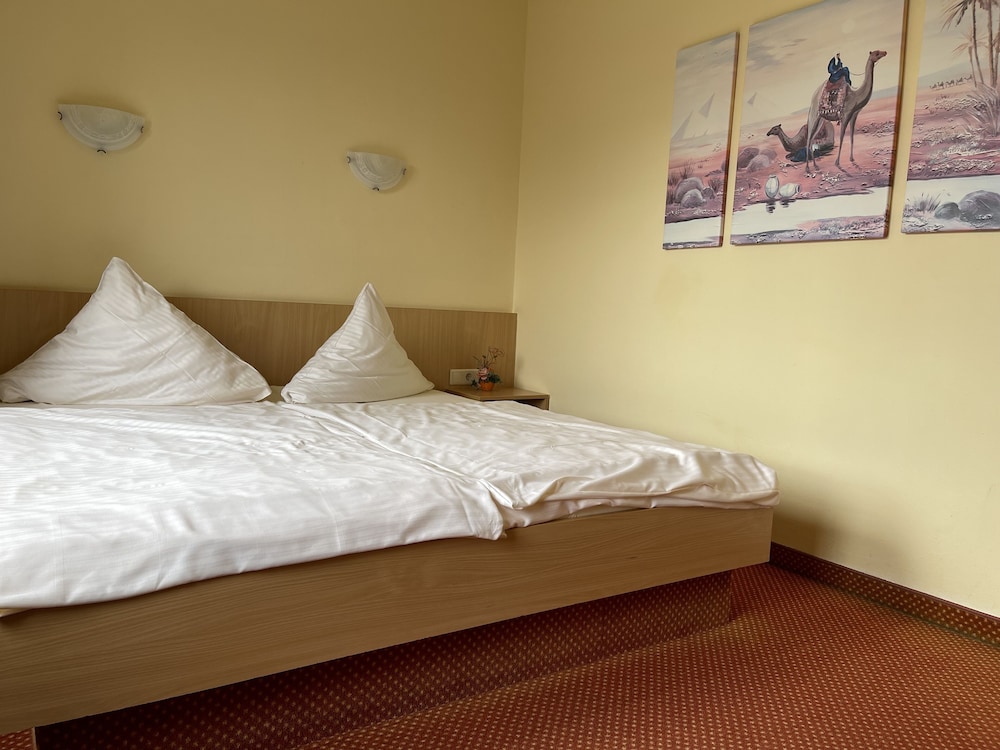 1 Bedroom, Family Suite, King Bed, Sofa