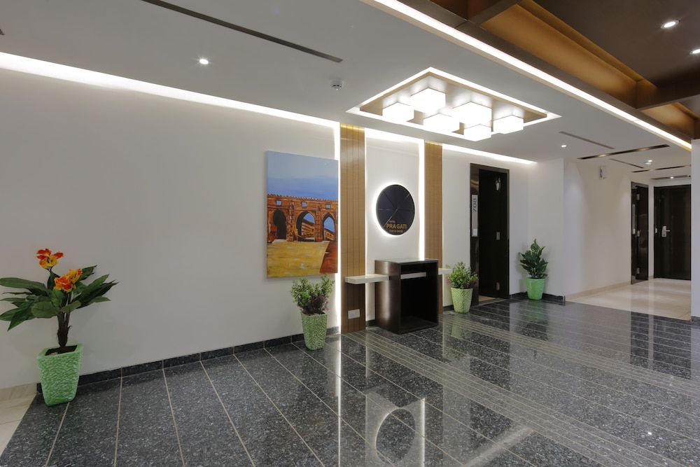 HOTEL PRAGATI THE GRAND 5/42
