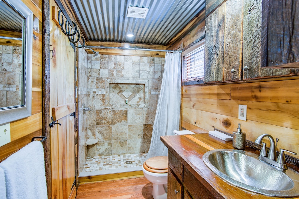Butterfly Hollow Bed and Breakfast 29/32