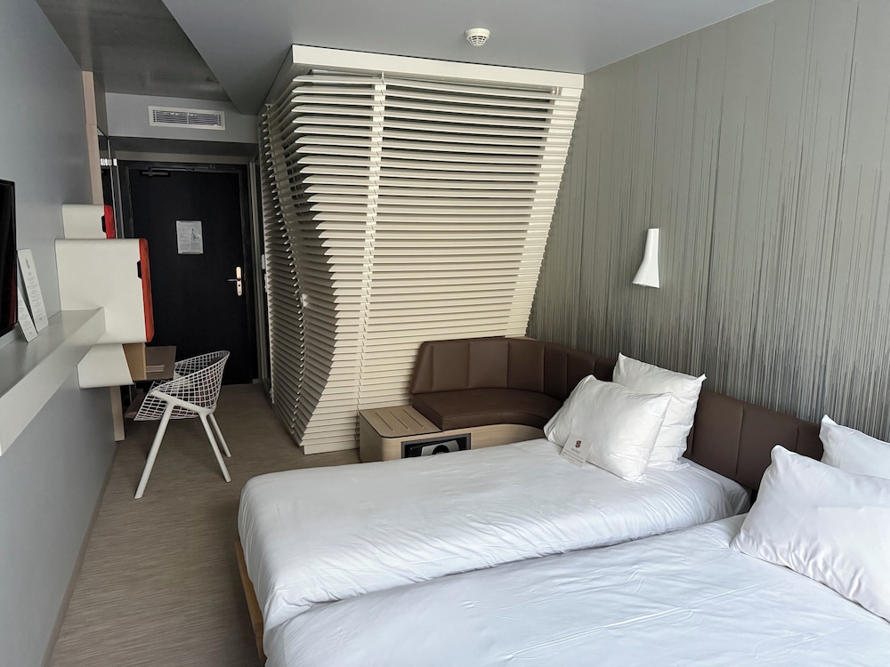 Okko Hotels Paris Porte de Versailles 9/47