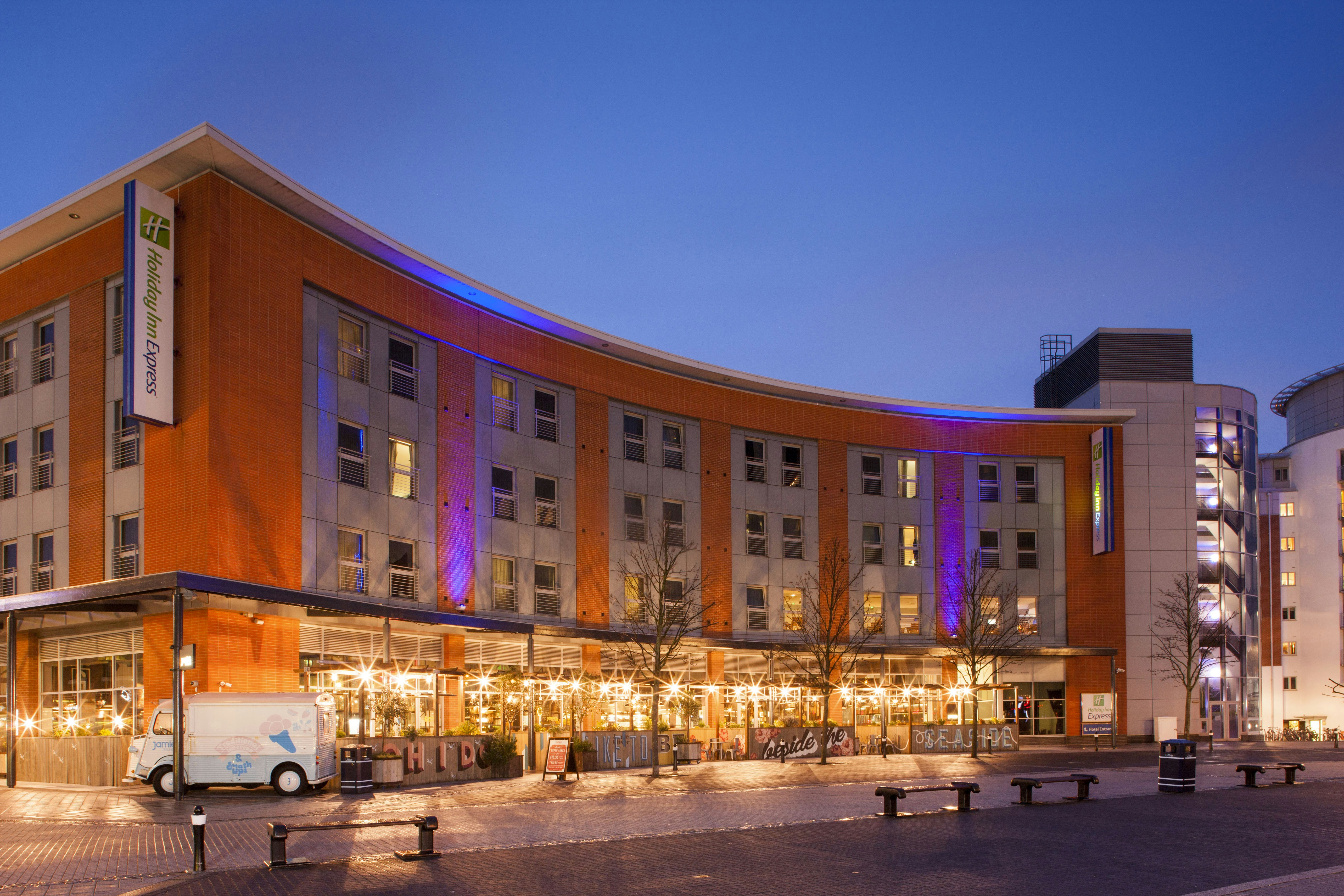 Holiday Inn Express Portsmouth Gunwharf Quays 4/56