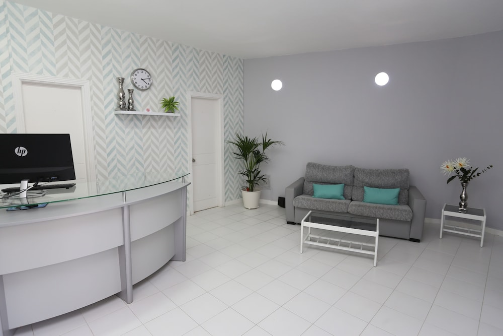 Apartamentos Halley 25/40