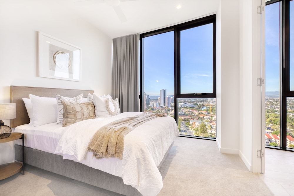 Vue Broadbeach 8/49
