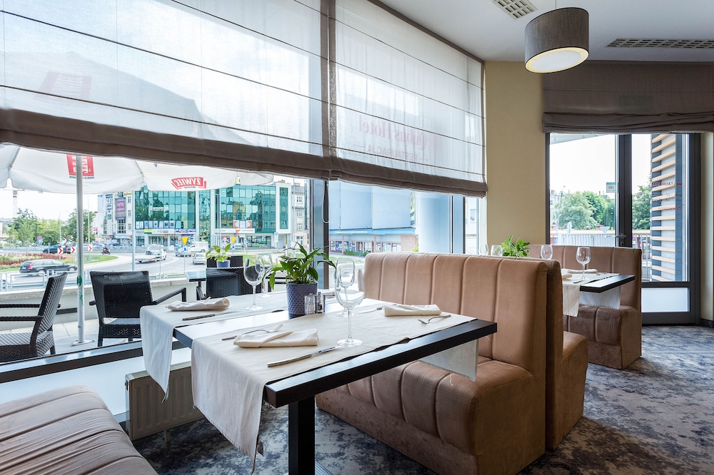 restaurant-cafeteria