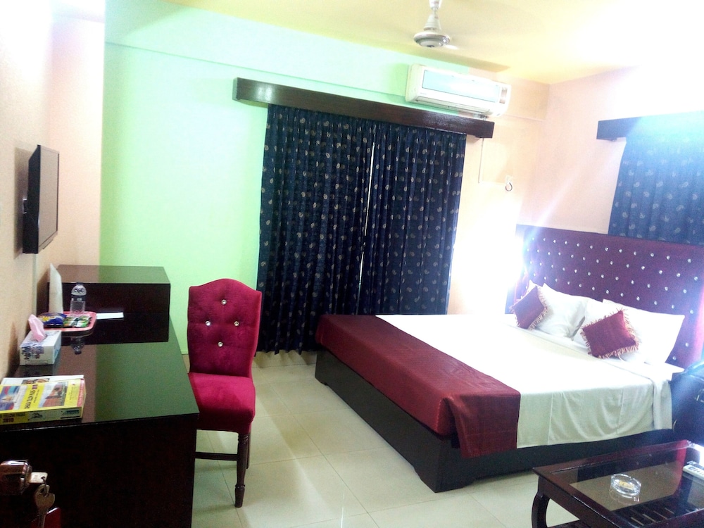 1 Bedroom, Superior, King Bed, Lake Side, Lake View