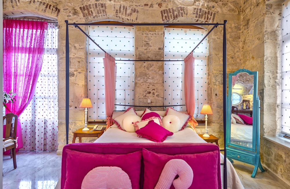 Avli Lounge Apartments 26/75