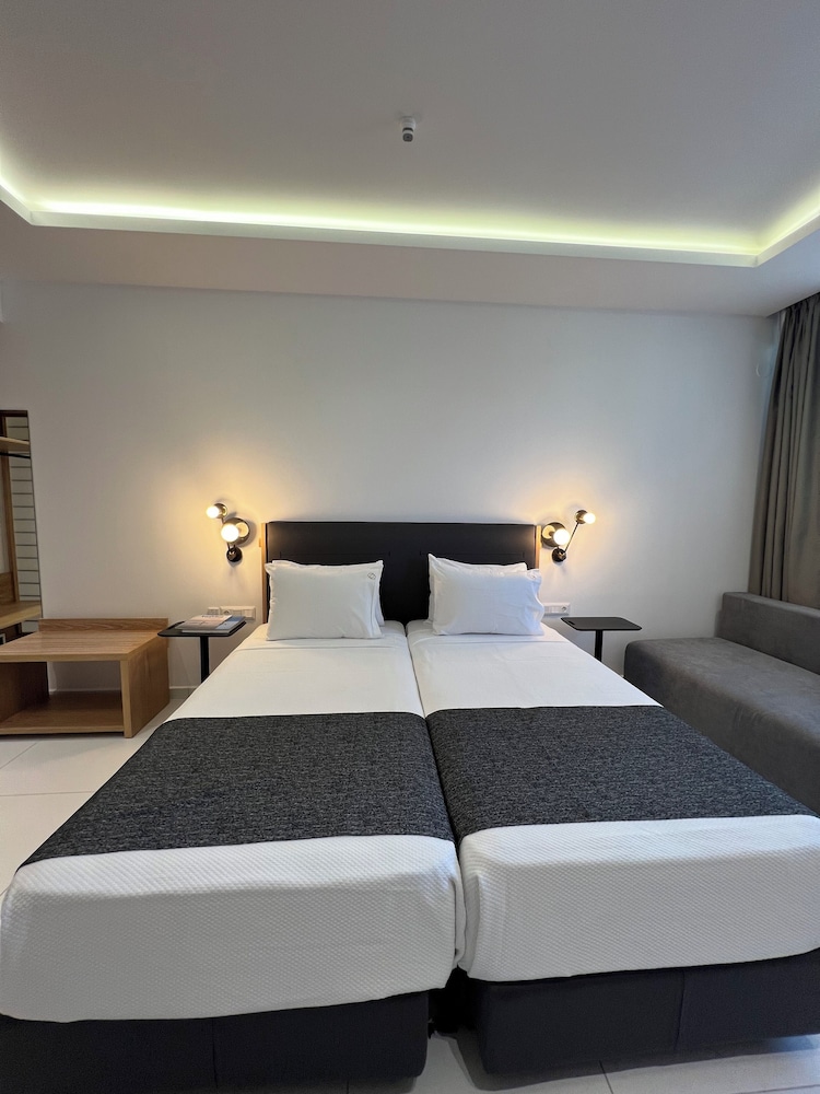 Semi Basement, Deluxe, Basement, Twin Beds، Melite Luxury Rooms & Apartments 3/10