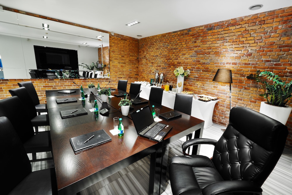 QUEEN BOUTIQUE HOTEL 50/62