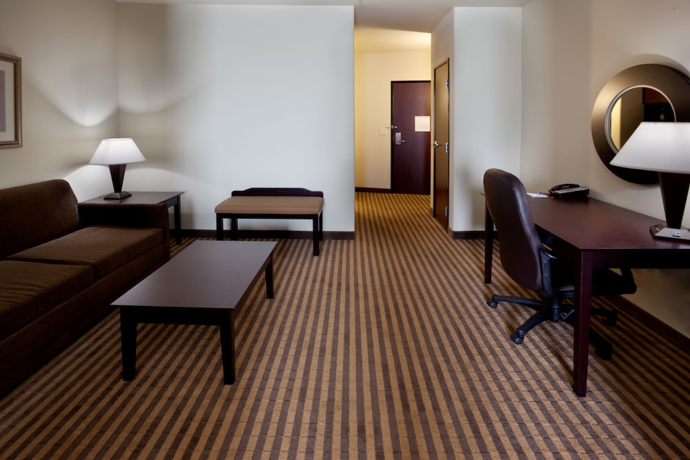 Holiday Inn Express Hotel Suites Marble Falls 38/64