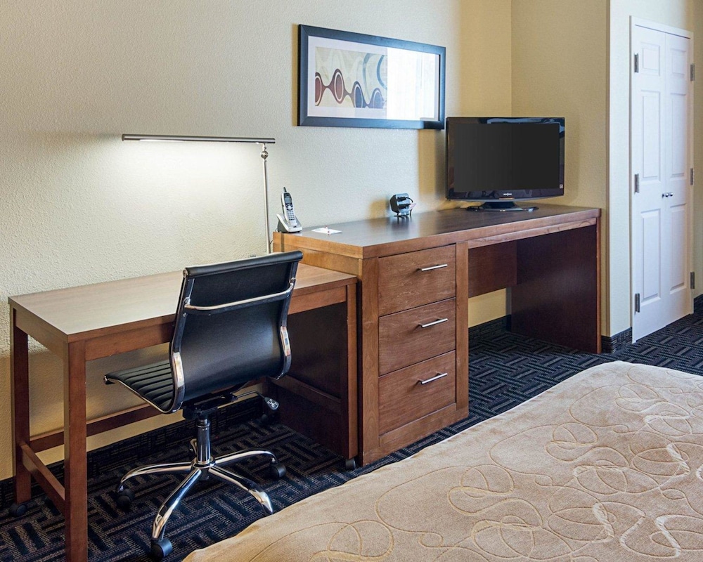 Comfort Suites Natchitoches, LA 43/48