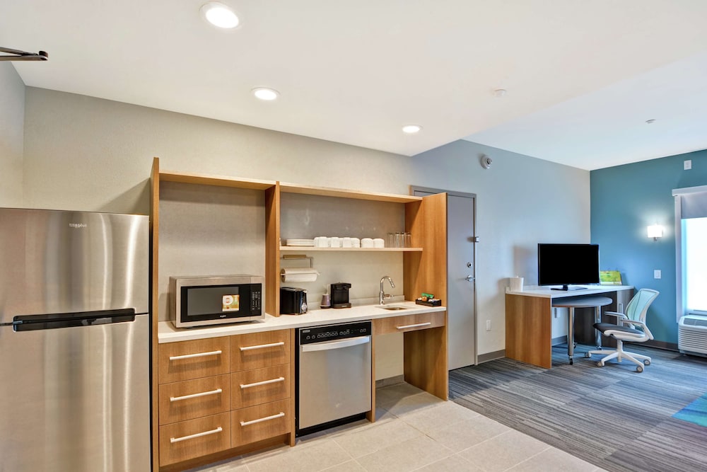 Home2 Suites By Hilton Daytona Beach Speedway Fl 14/56