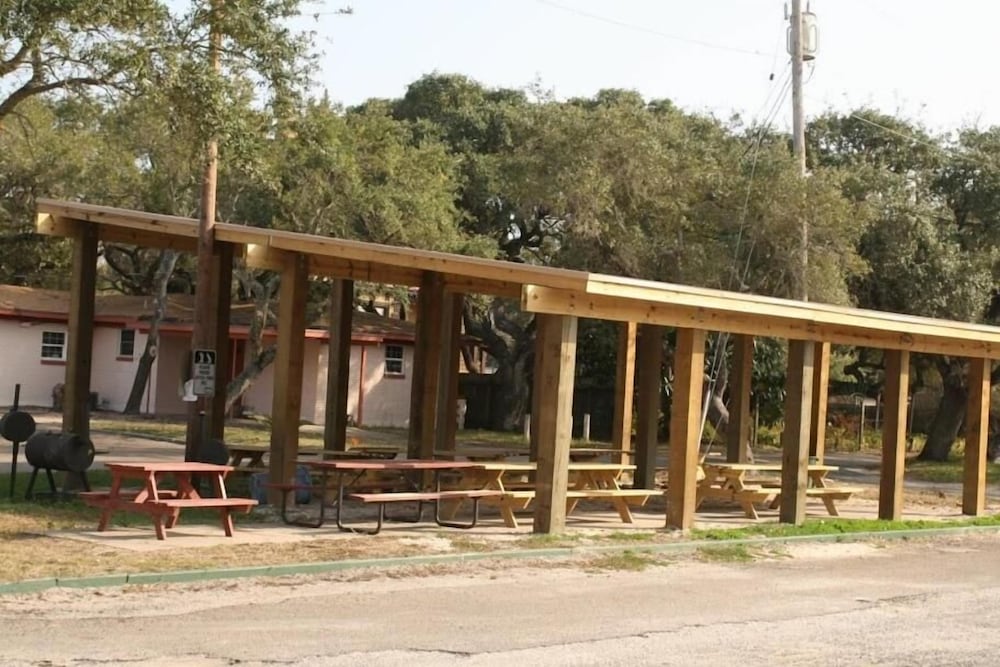 Bayfront Cottages 2/28