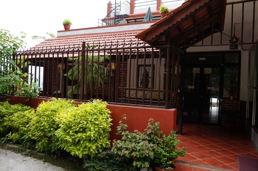 Gaia Holiday Home 5/50