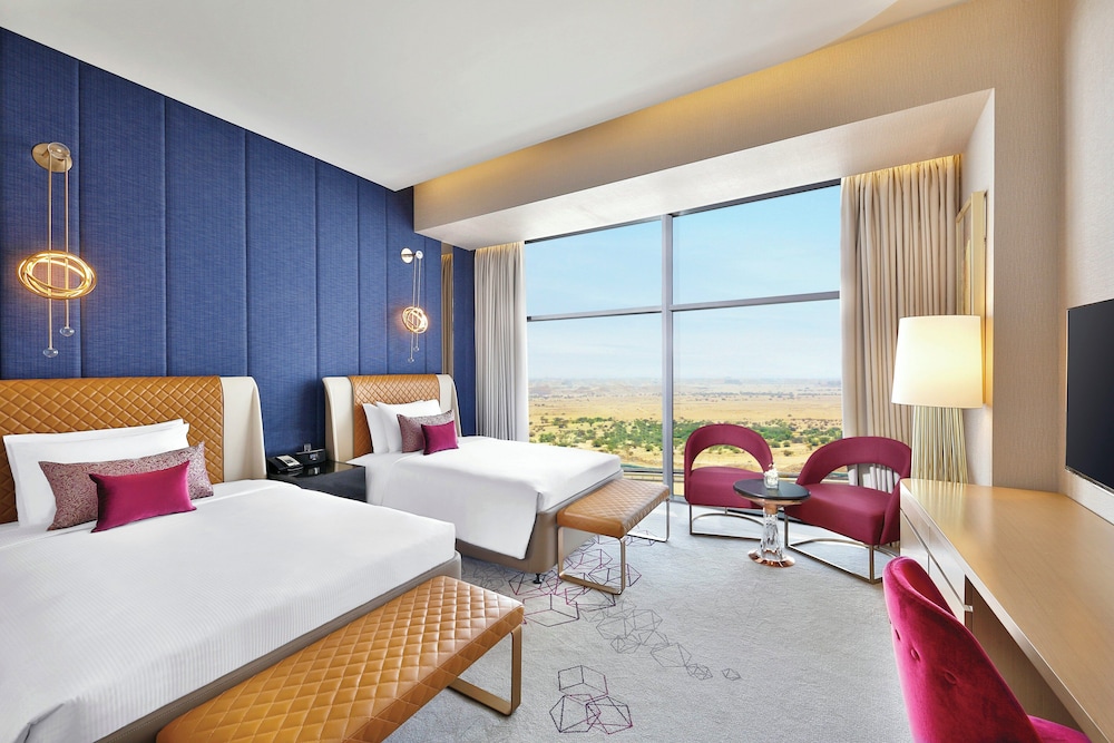 CLARKES HOTEL 13/50