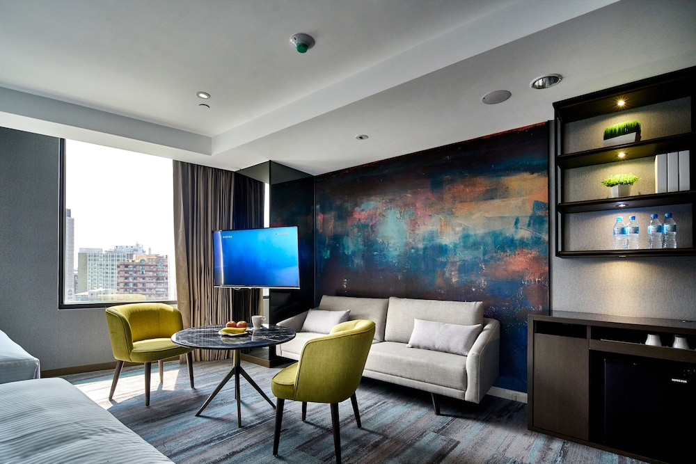 HARBOUR 10 HOTEL 54/69