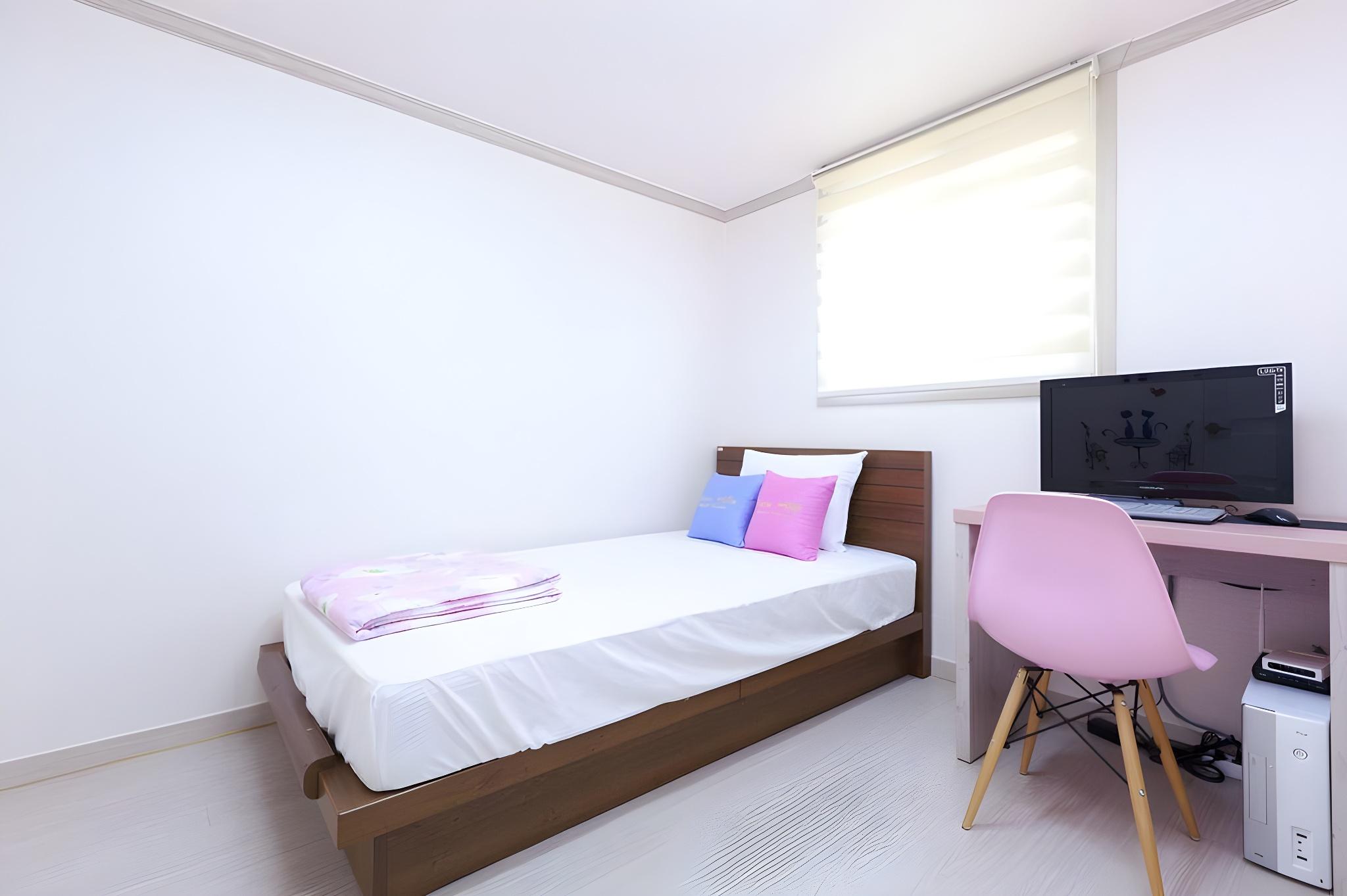 Room, King Bed