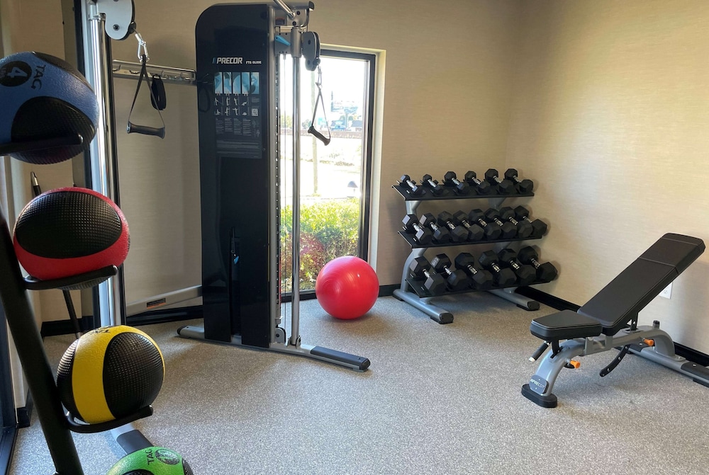 La Quinta Inn and Suites by Wyndham Jonesboro 16/26