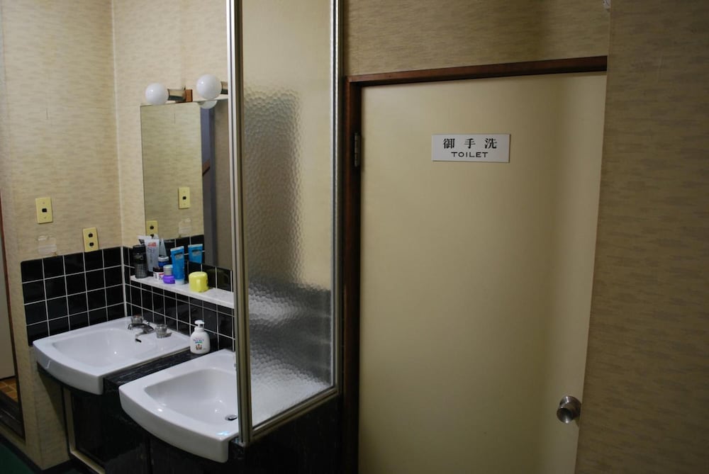 Business Hotel Nakayama 49/50