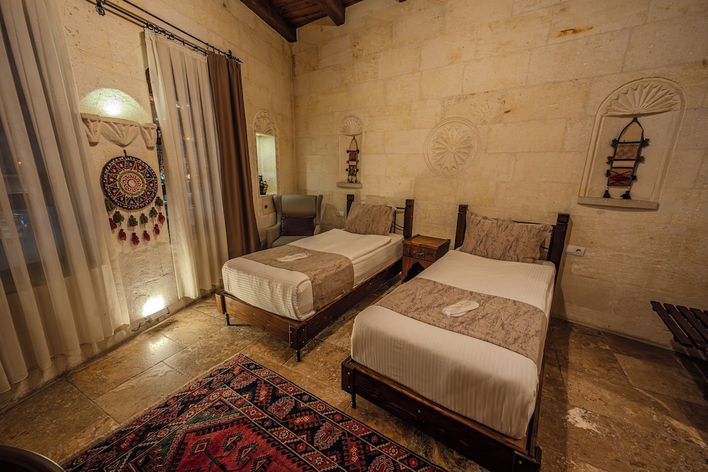 Osmanbey Cave Hotel 8/48