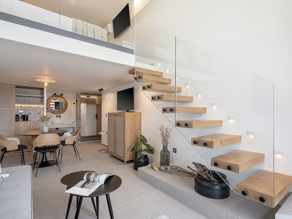 Calla Luxury Seafront Suites 27/50
