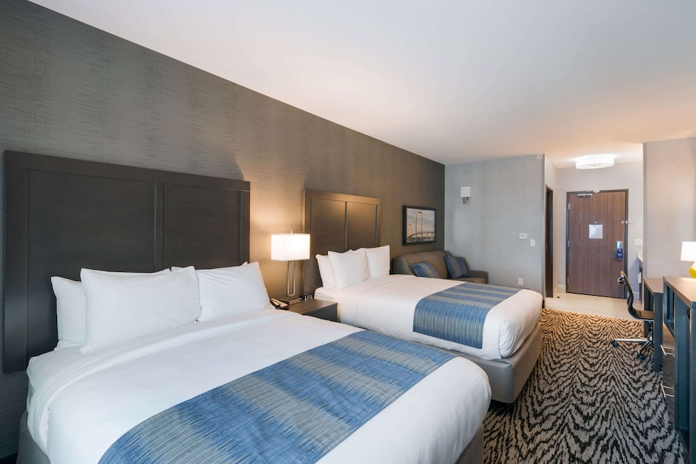 Room, Single, 2 Queen Beds, Sofa, Accessible