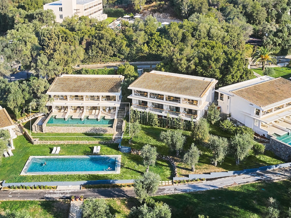 Corfu Imperial, A Resort to Live 11/74