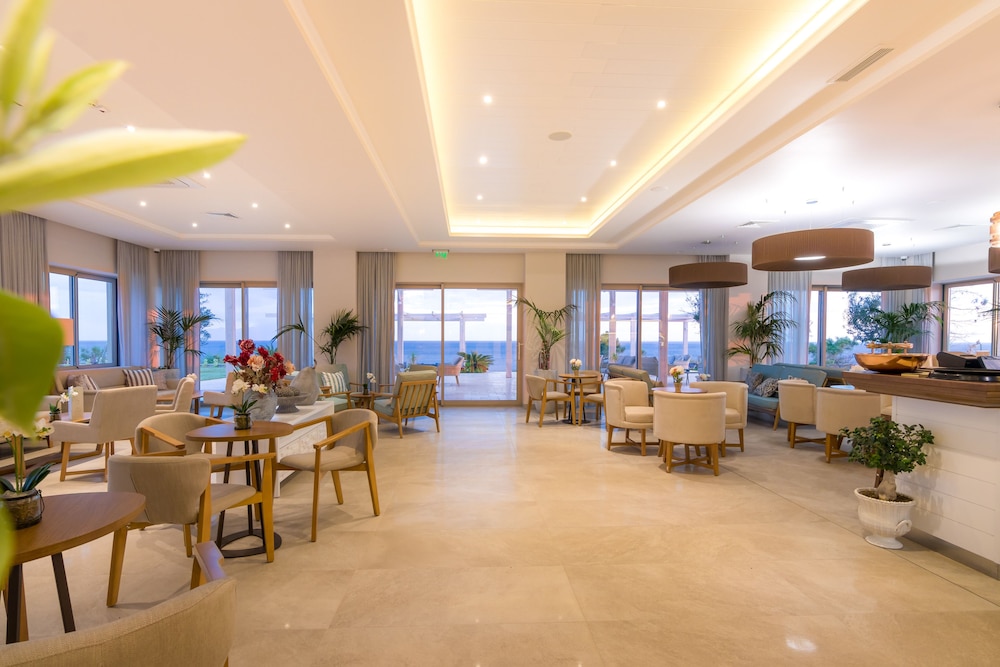 King Maron Beach Hotel & Spa 25/50