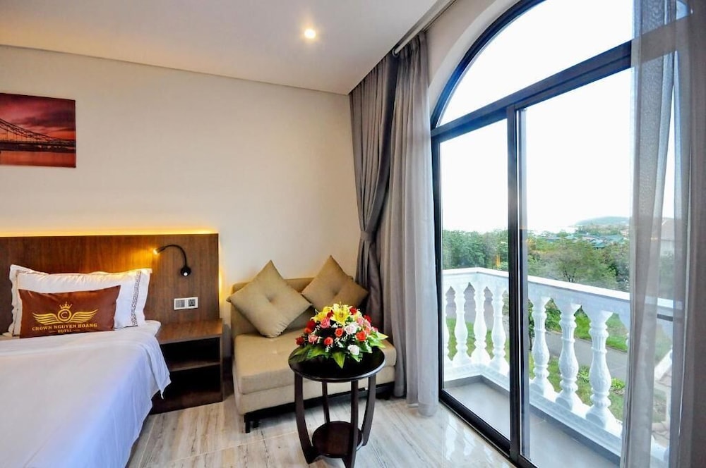 Crown Nguyen Hoang Hotel 15/58