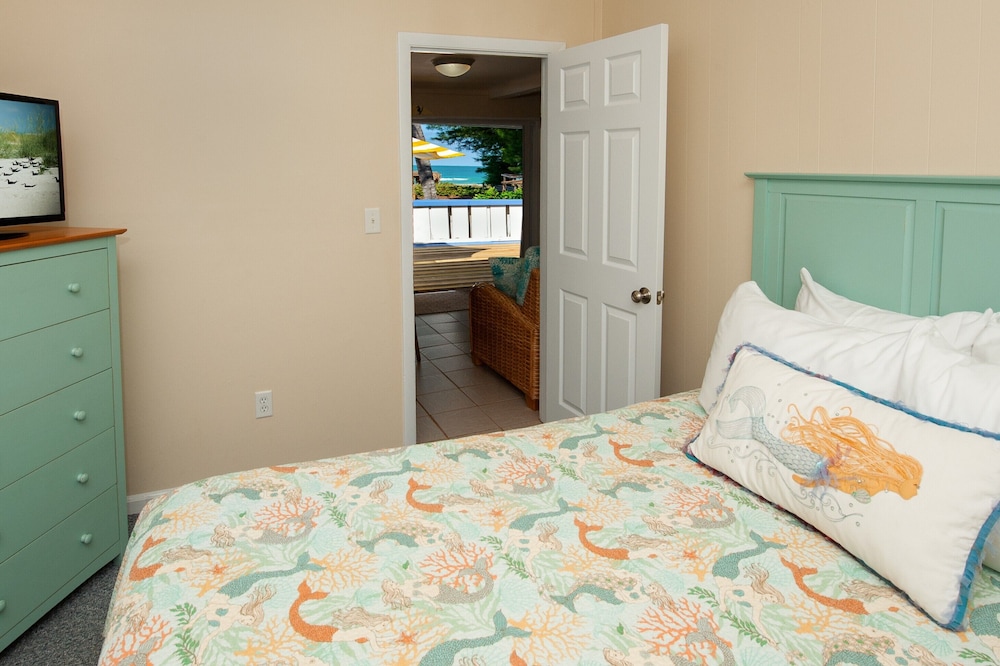 Cedar Cove Resort & Cottages 34/78