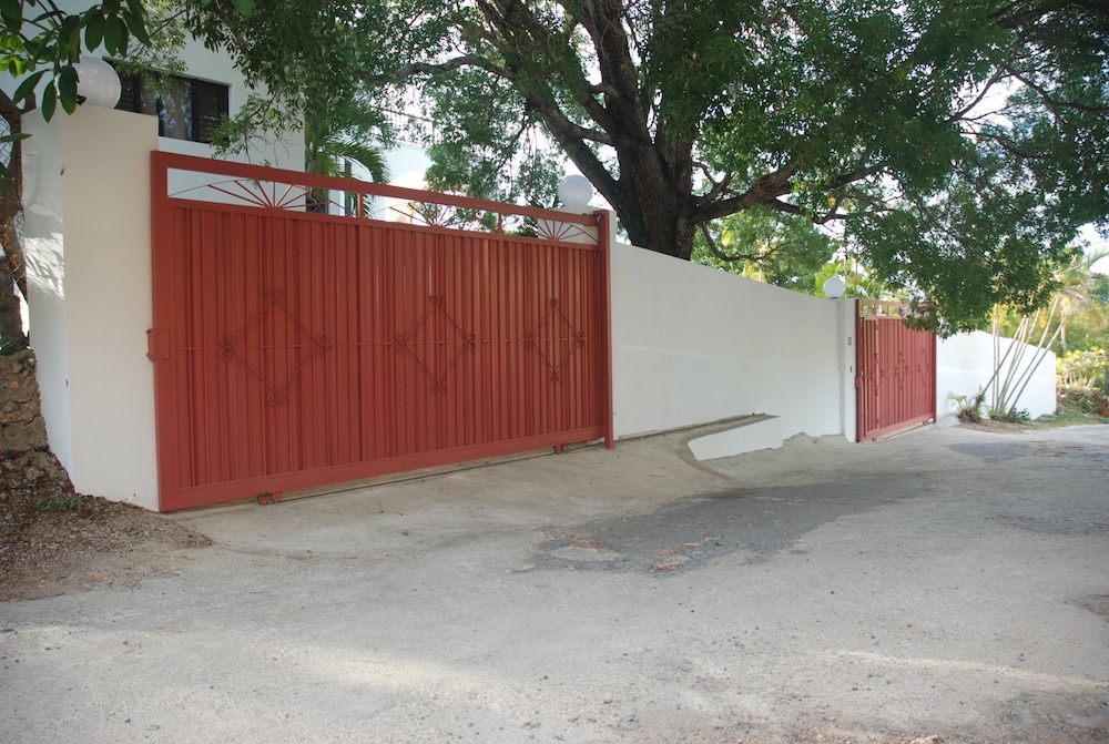 E&amp;J Boutique Residences 2/50