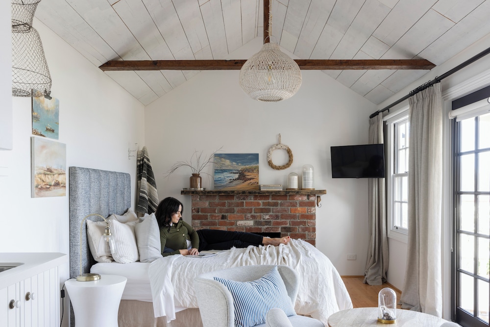 Deluxe, Queen Bed, Sea View, Courtyard Area