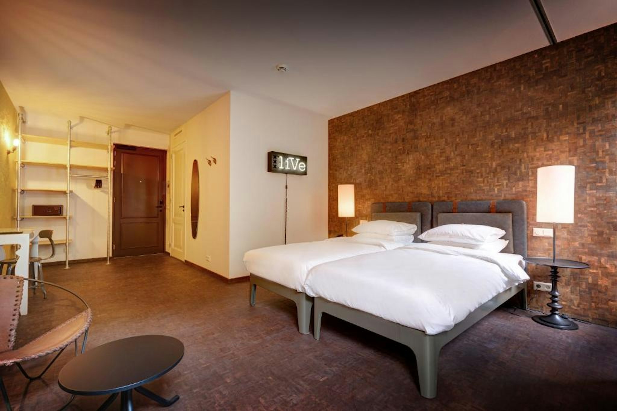 Room at Hotel V Nesplein, AMSTERDAM